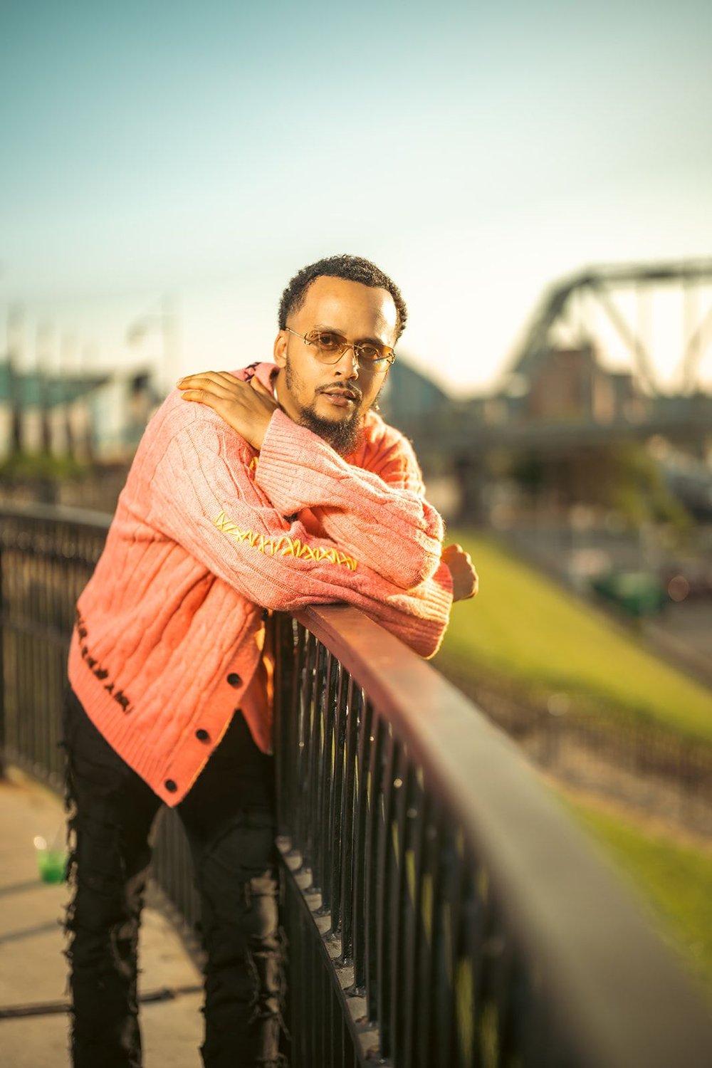 carousel-hero-element image-3