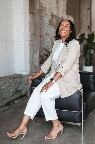 mobile - carousel-hero-element image-3